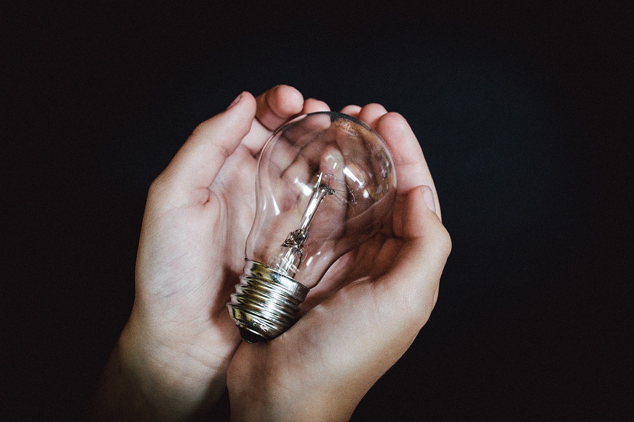 bulb 6609529 1280