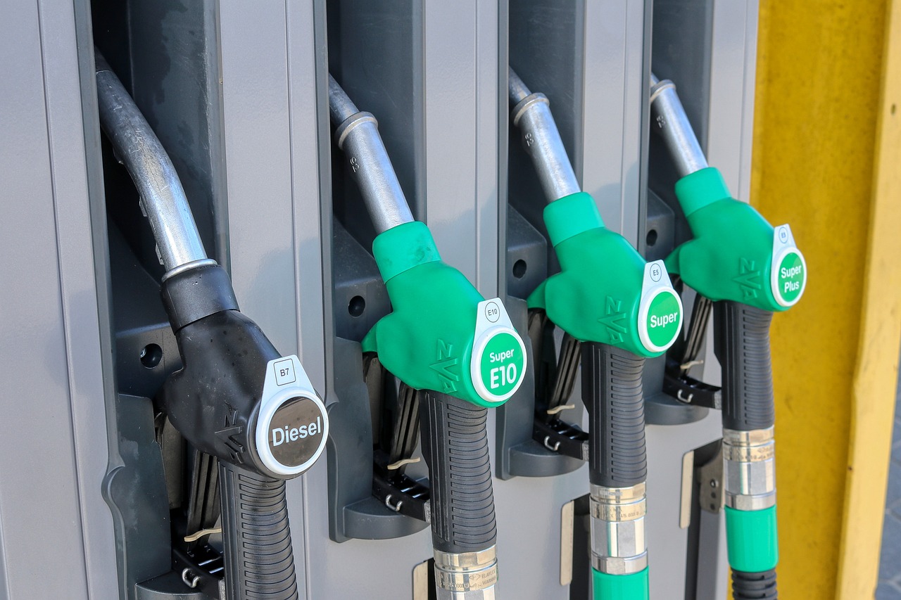 gas station 4978824 1280
