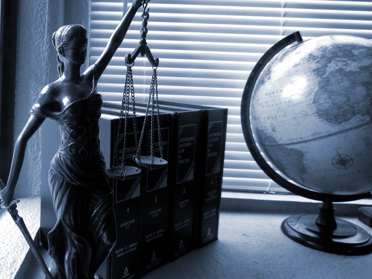 lady justice 2388500 1280