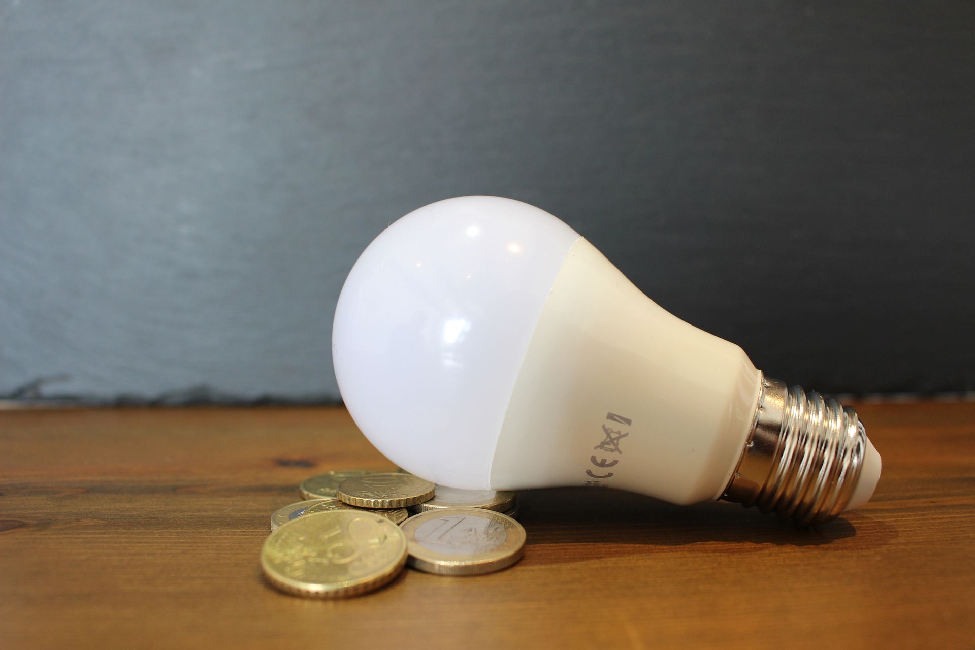 light bulb g025d90868 1920